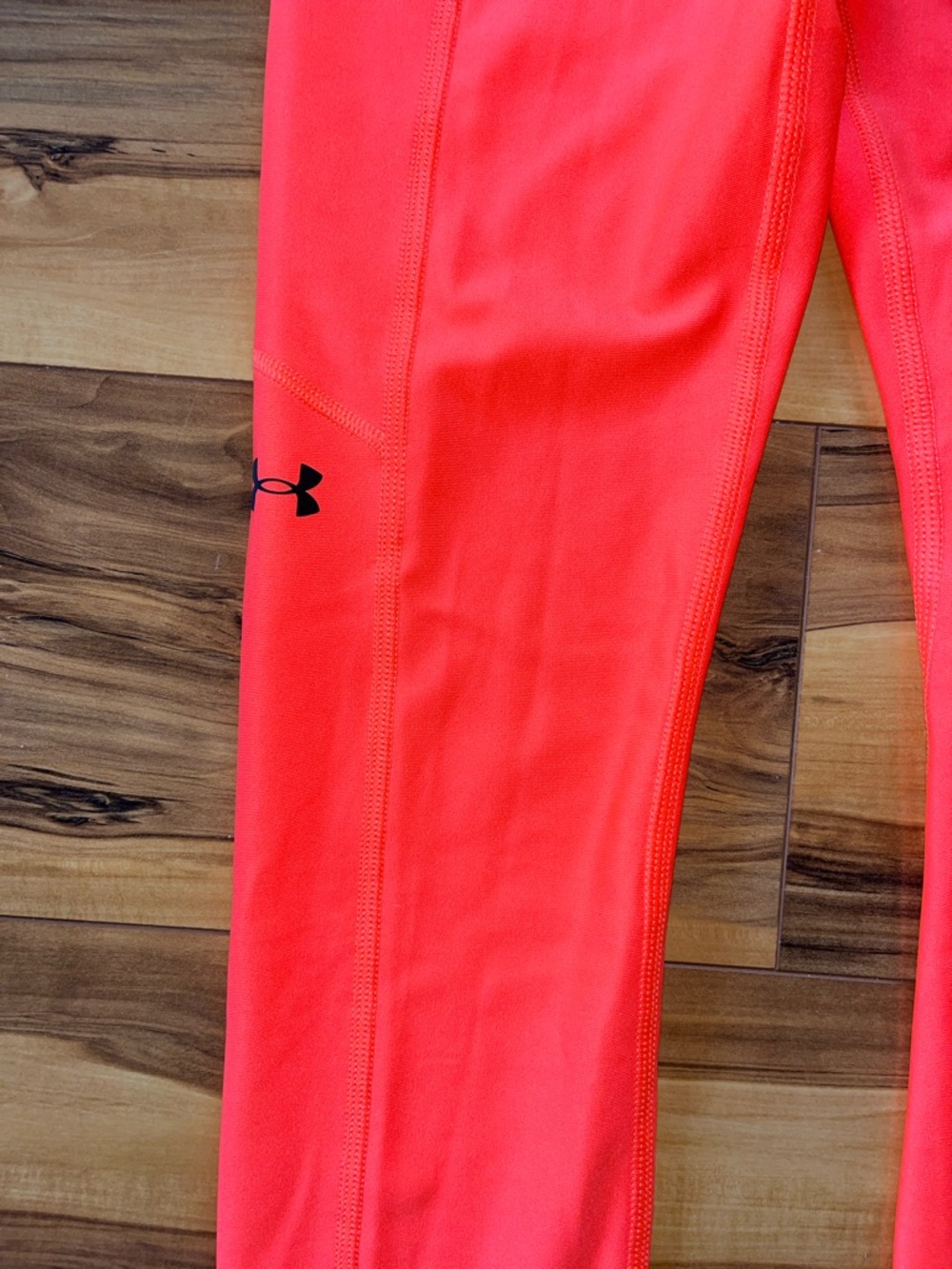 NWT Under Armour Coral Compression Ankle Crop Leggings - Picture 2 of 5
